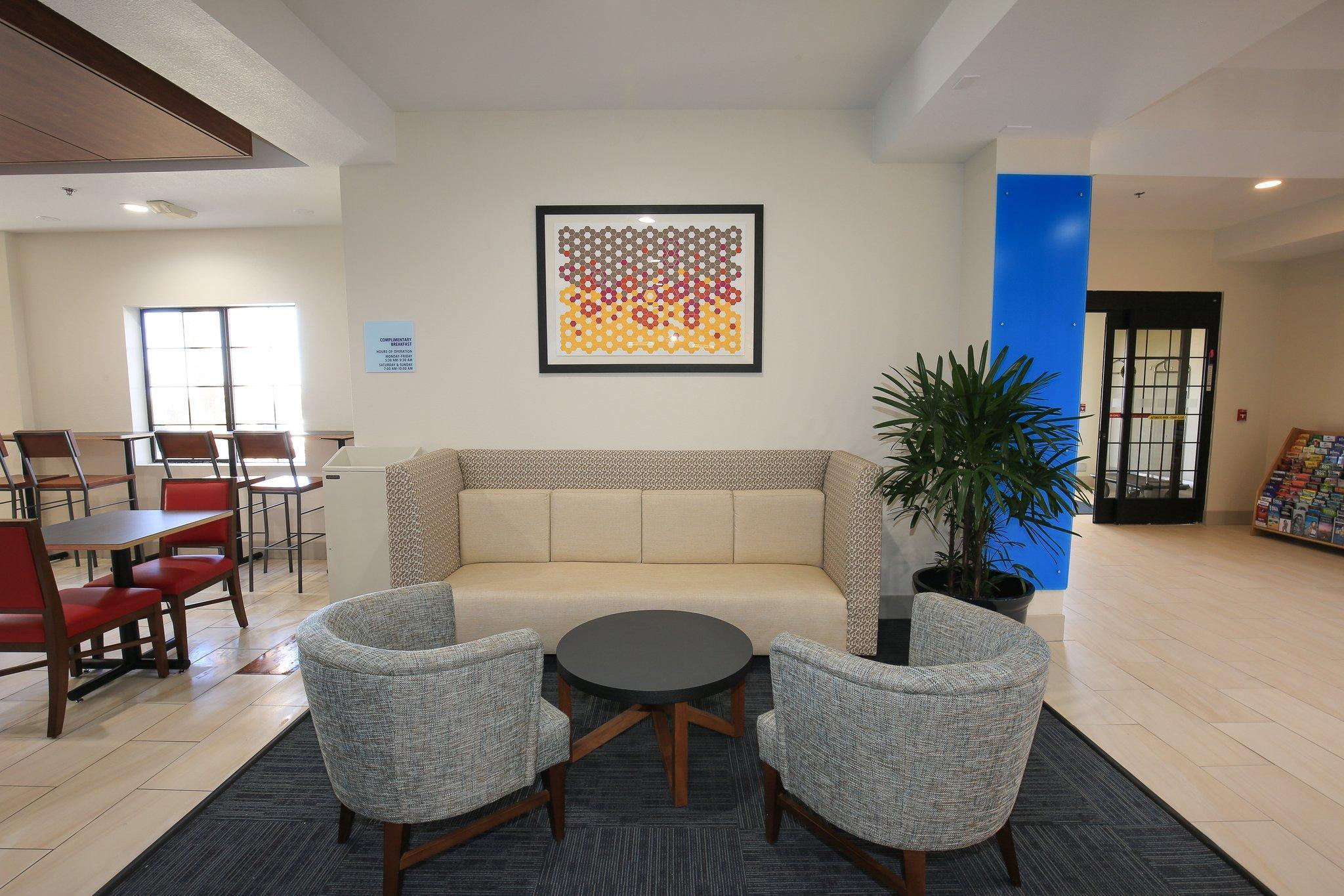 Holiday Inn Express Hotel & Suites Hesperia, An Ihg Hotel Bagian luar foto