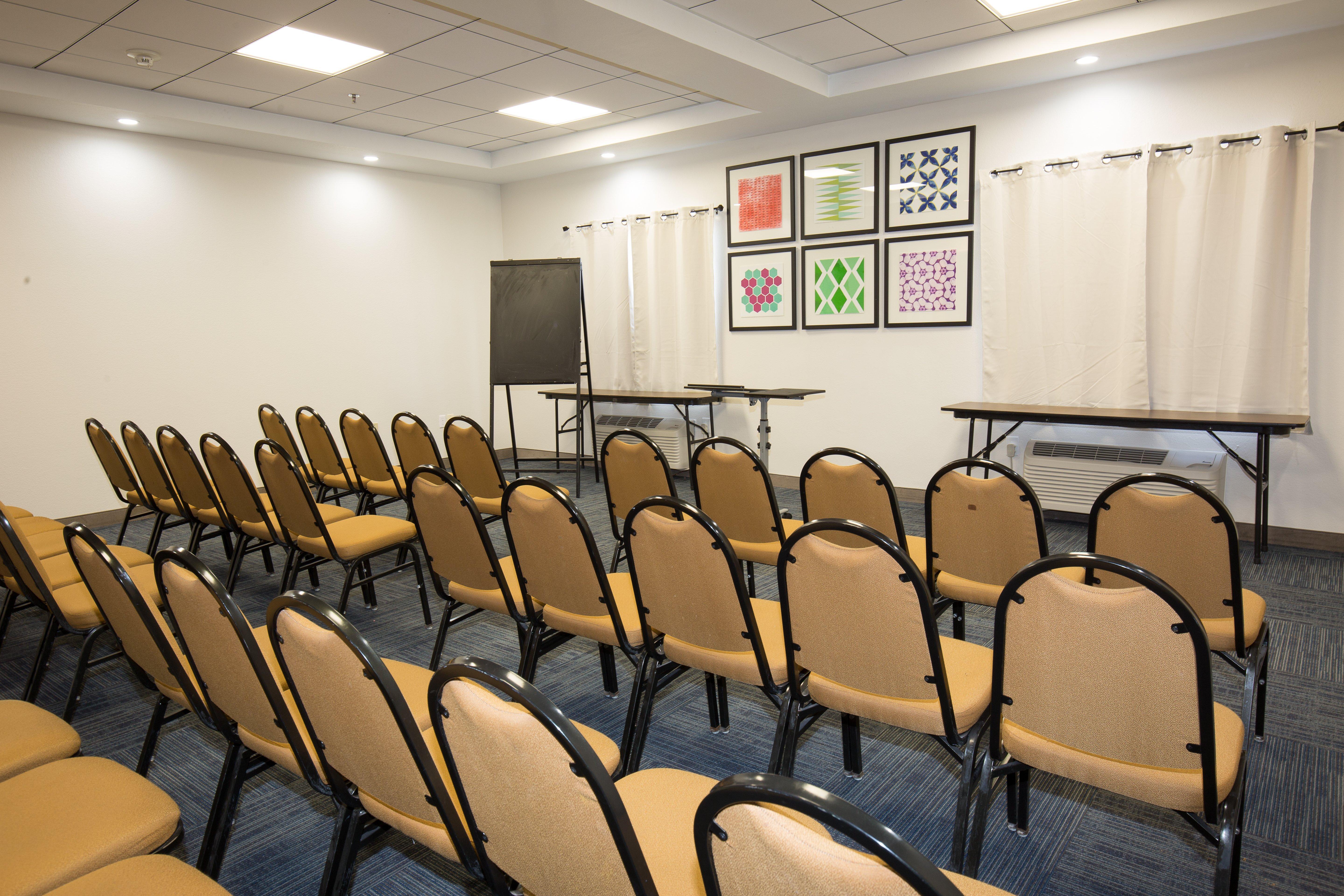Holiday Inn Express Hotel & Suites Hesperia, An Ihg Hotel Bagian luar foto