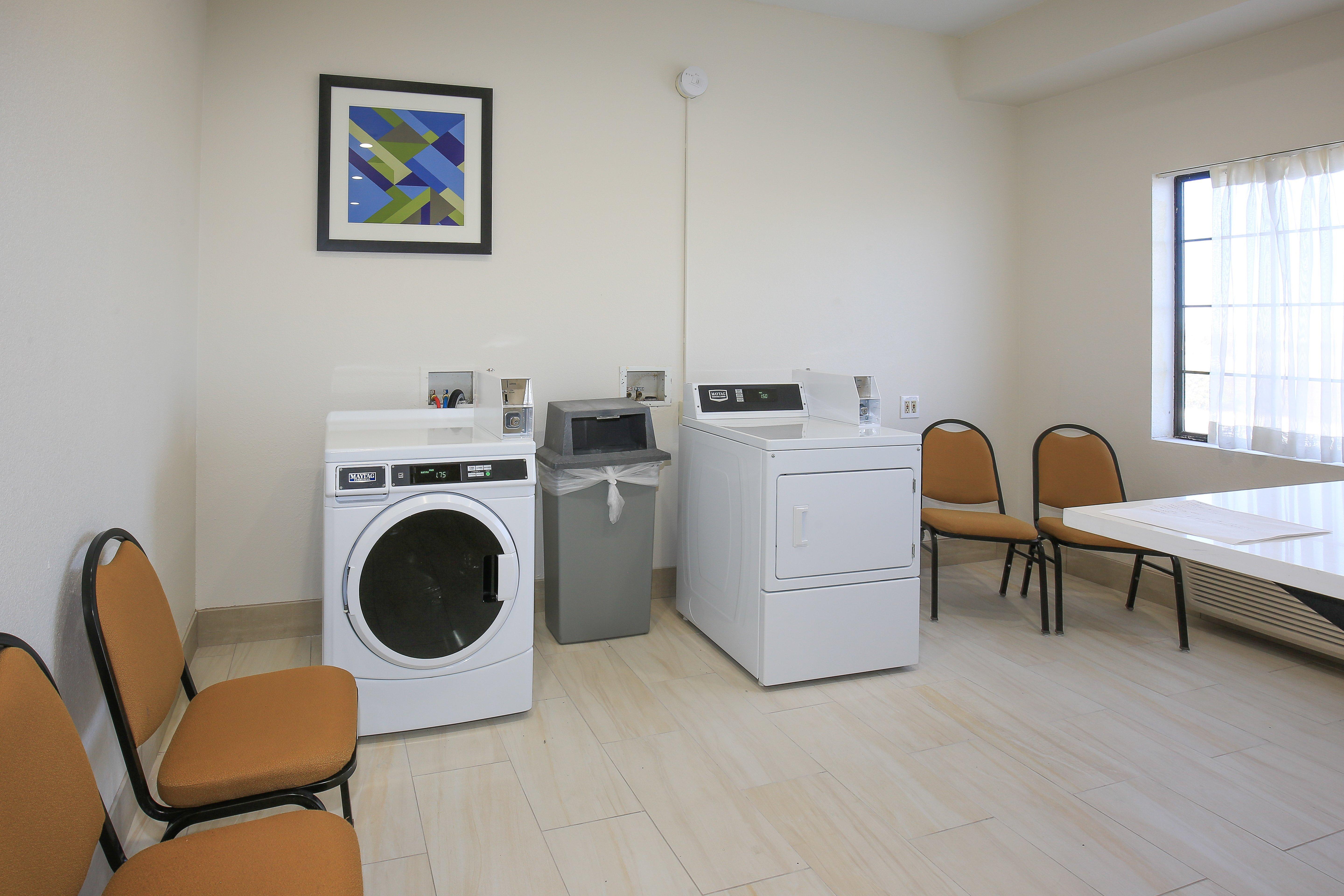 Holiday Inn Express Hotel & Suites Hesperia, An Ihg Hotel Bagian luar foto