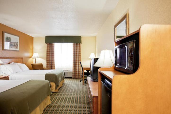 Holiday Inn Express Hotel & Suites Hesperia, An Ihg Hotel Bagian luar foto