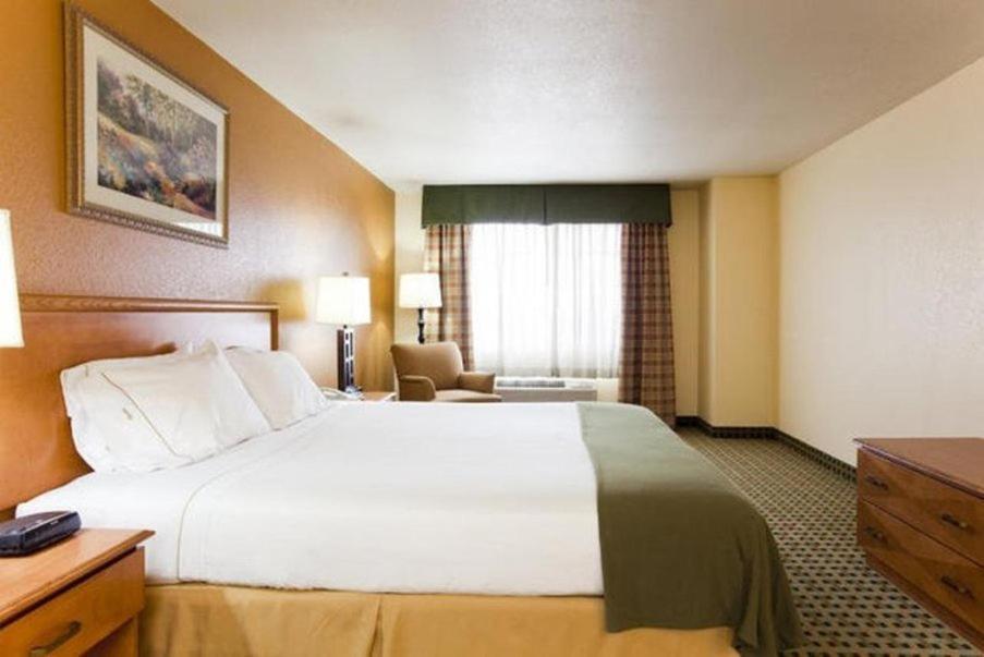 Holiday Inn Express Hotel & Suites Hesperia, An Ihg Hotel Bagian luar foto