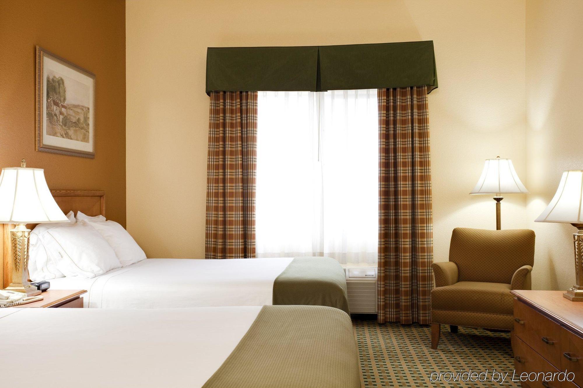 Holiday Inn Express Hotel & Suites Hesperia, An Ihg Hotel Bagian luar foto