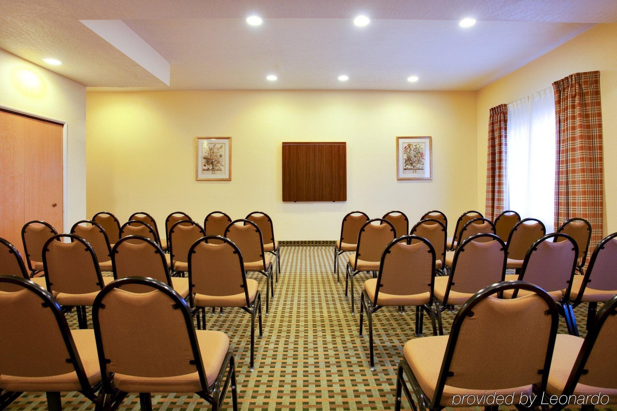 Holiday Inn Express Hotel & Suites Hesperia, An Ihg Hotel Bagian luar foto