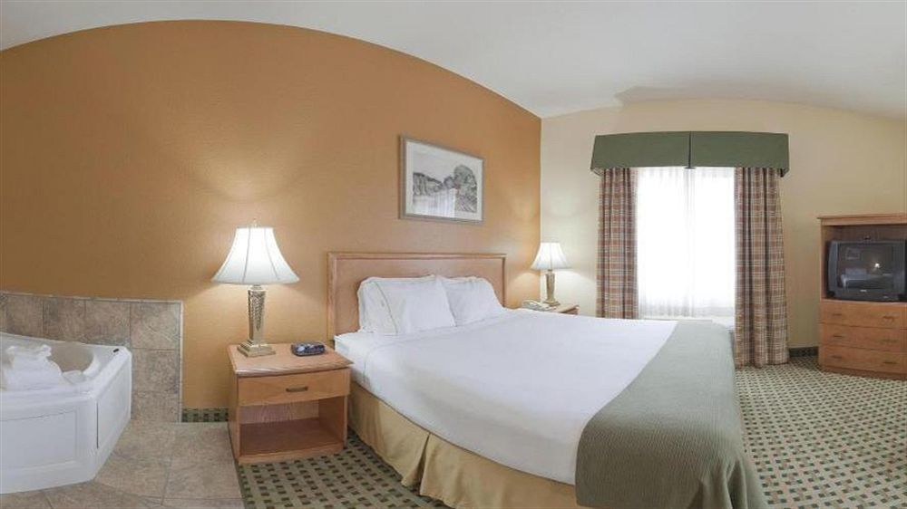Holiday Inn Express Hotel & Suites Hesperia, An Ihg Hotel Bagian luar foto