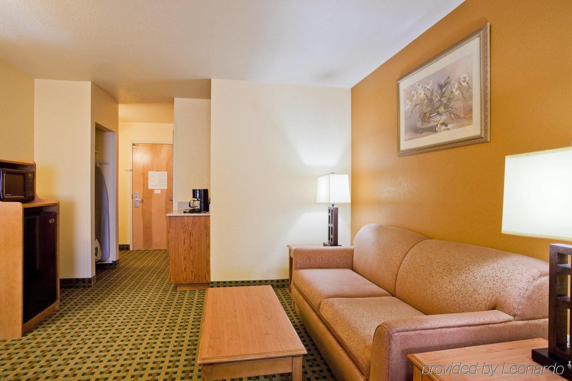 Holiday Inn Express Hotel & Suites Hesperia, An Ihg Hotel Bagian luar foto